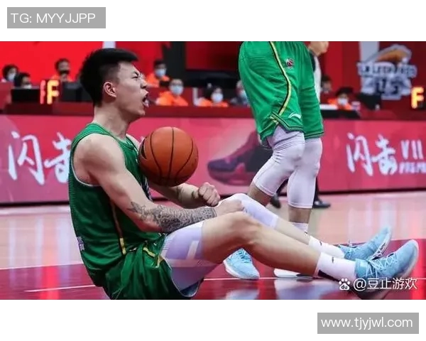 CBA精彩对决广东队迎战新疆队争夺季后赛席位的关键战役