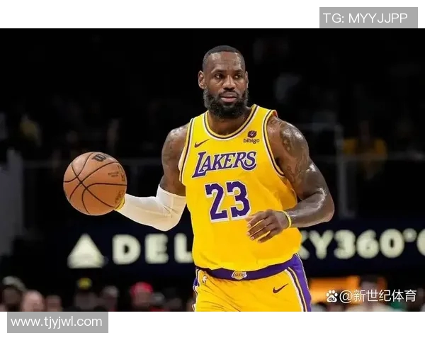 詹姆斯的篮球传奇之路：从天才少年到NBA历史传奇巨星的成长历程
